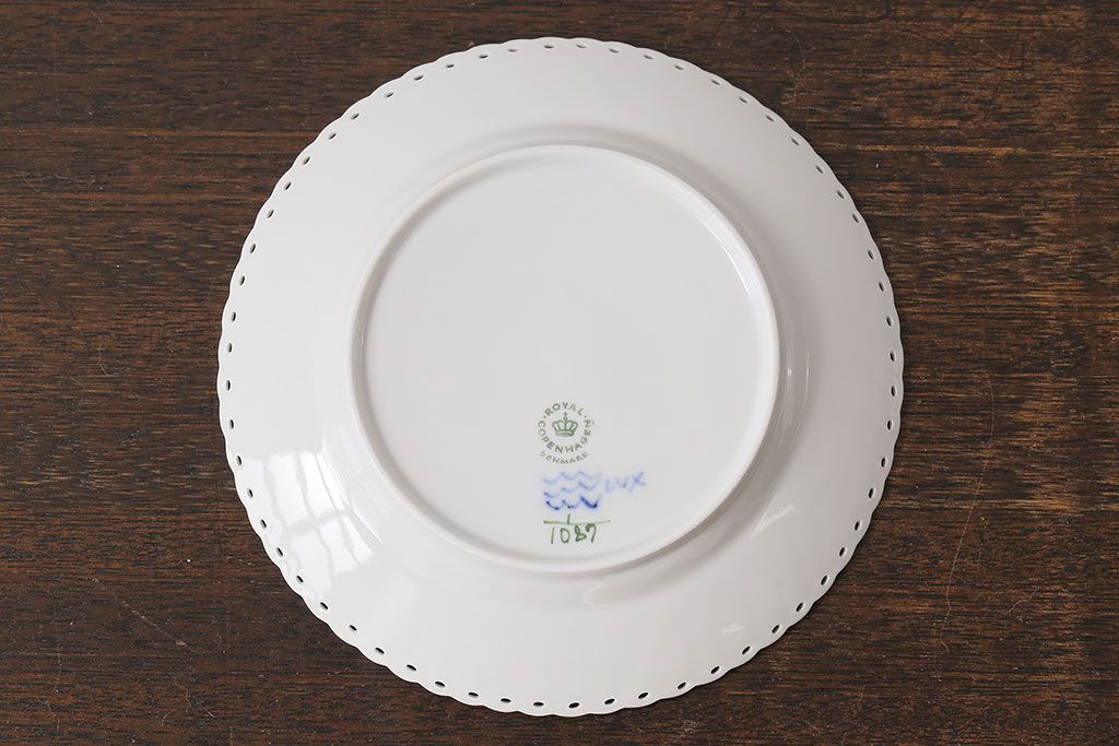 中古　ROYAL COPENHAGEN(ロイヤルコペンハーゲン)　17.5cm　ブルーフルーテッドフルレース　プレート2枚セット(洋食器)(定価約6万5千円)(3)