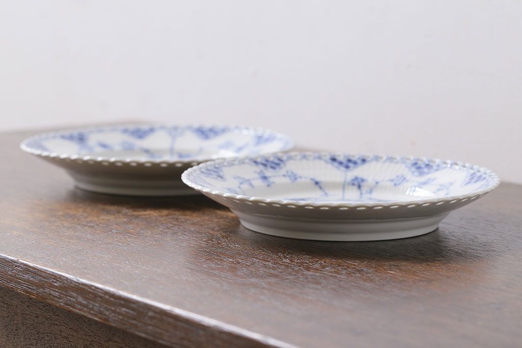 中古　ROYAL COPENHAGEN(ロイヤルコペンハーゲン)　ブルーフルーテッド　フルレース　19.5cmプレート2枚セット(洋食器)(定価約6万5千円)(3)
