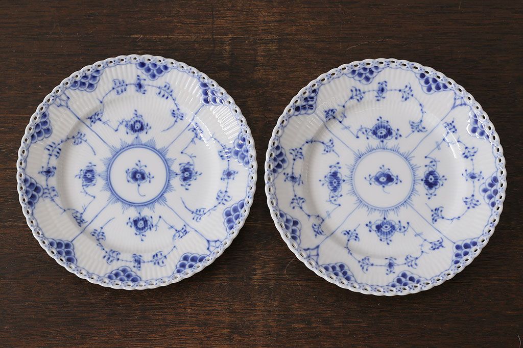 中古　ROYAL COPENHAGEN(ロイヤルコペンハーゲン)　ブルーフルーテッド　フルレース　19.5cmプレート2枚セット(洋食器)(定価約6万5千円)(3)