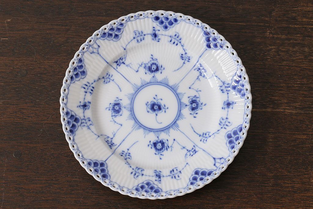 中古　ROYAL COPENHAGEN(ロイヤルコペンハーゲン)　ブルーフルーテッド　フルレース　19.5cmプレート2枚セット(洋食器)(定価約6万5千円)(3)