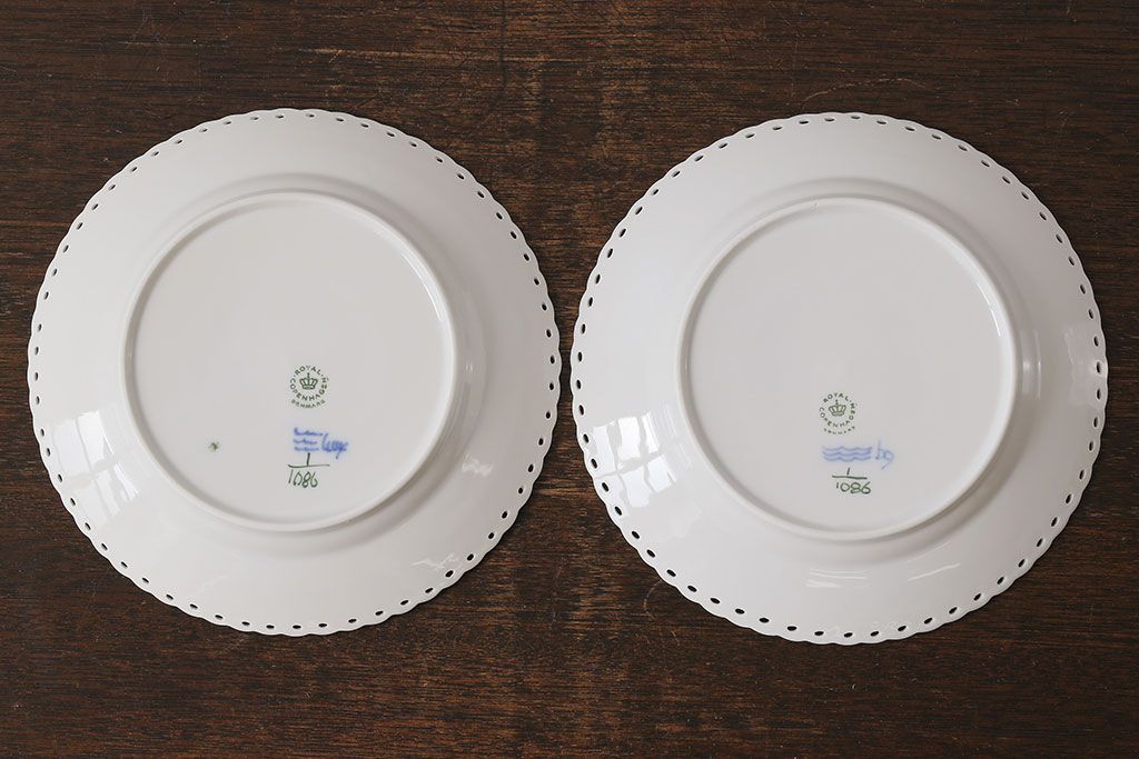 中古　ROYAL COPENHAGEN(ロイヤルコペンハーゲン)　ブルーフルーテッド　フルレース　19.5cmプレート2枚セット(洋食器)(定価約6万5千円)(3)
