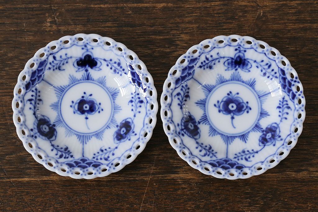 アンティーク雑貨　中古　ROYAL COPENHAGEN(ロイヤルコペンハーゲン)　ブルーフルーテッド　フルレース　 7.5cmミニプレート2枚セット(バタープレート)(定価約2万4千円)(1)