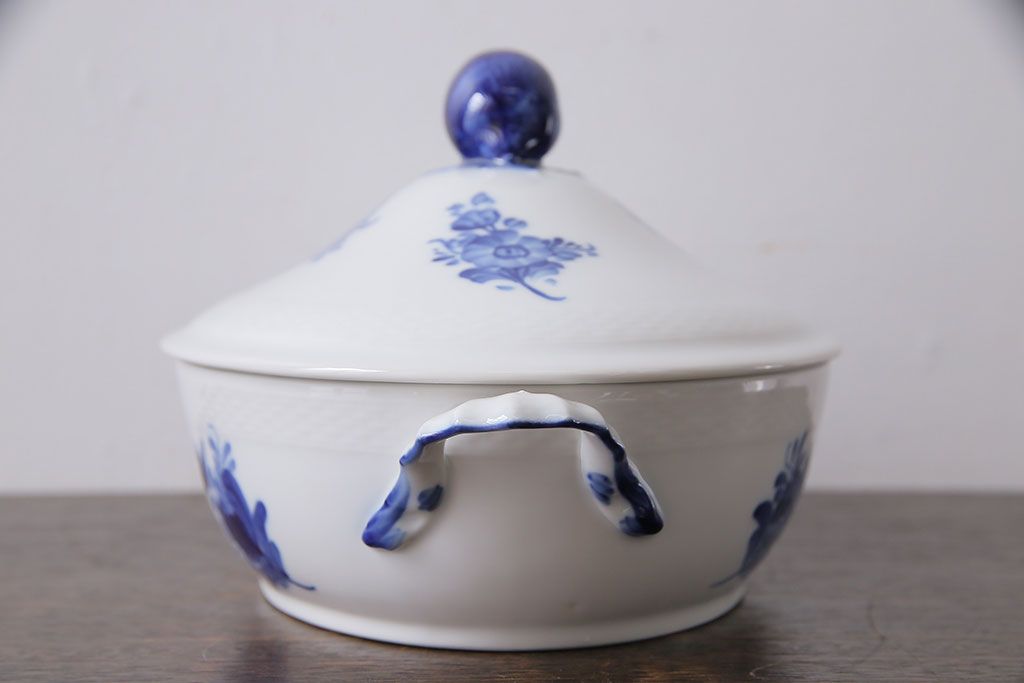 アンティーク雑貨　中古　ROYAL COPENHAGEN(ロイヤルコペンハーゲン)　ブルーフラワー　プレイン　蓋付きオーバルディッシュ(カーブ、ボウル)(1)