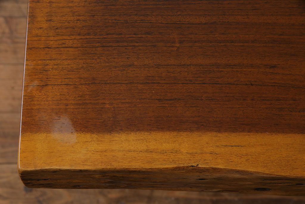 中古 国産品 天板一枚板! モンキーポッド材 金褐色と木目が目を引く