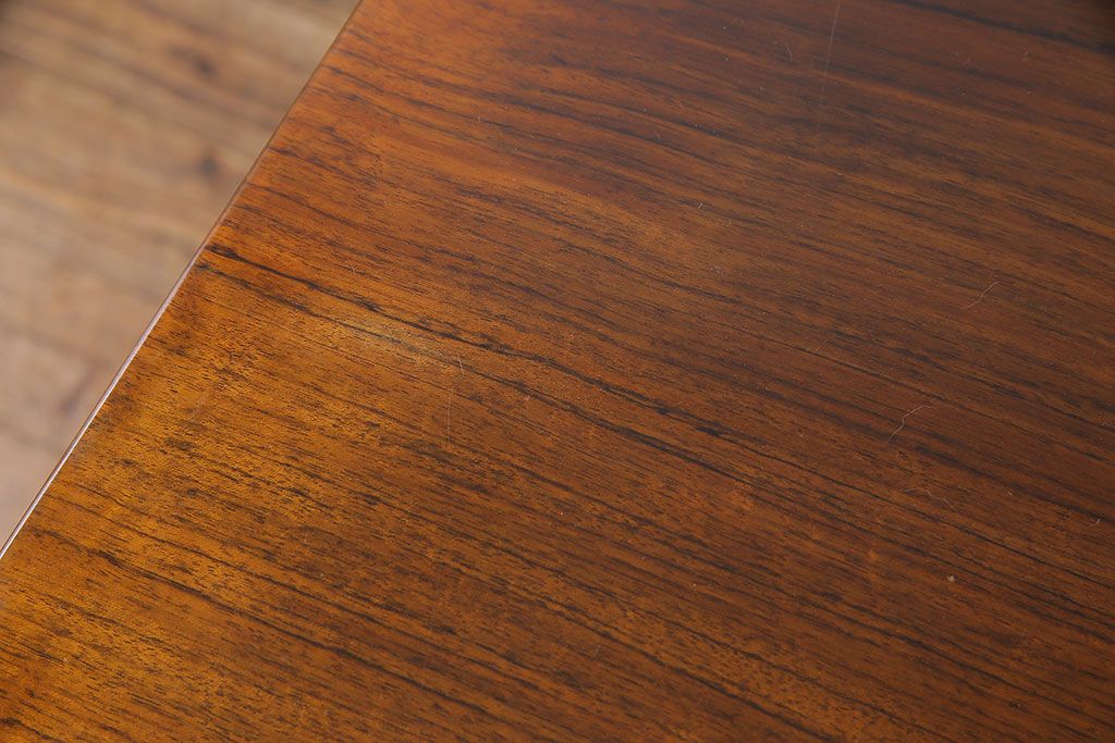 中古　国産品　天板一枚板!　モンキーポッド材　金褐色と木目が目を引くダイニングテーブル(作業台)