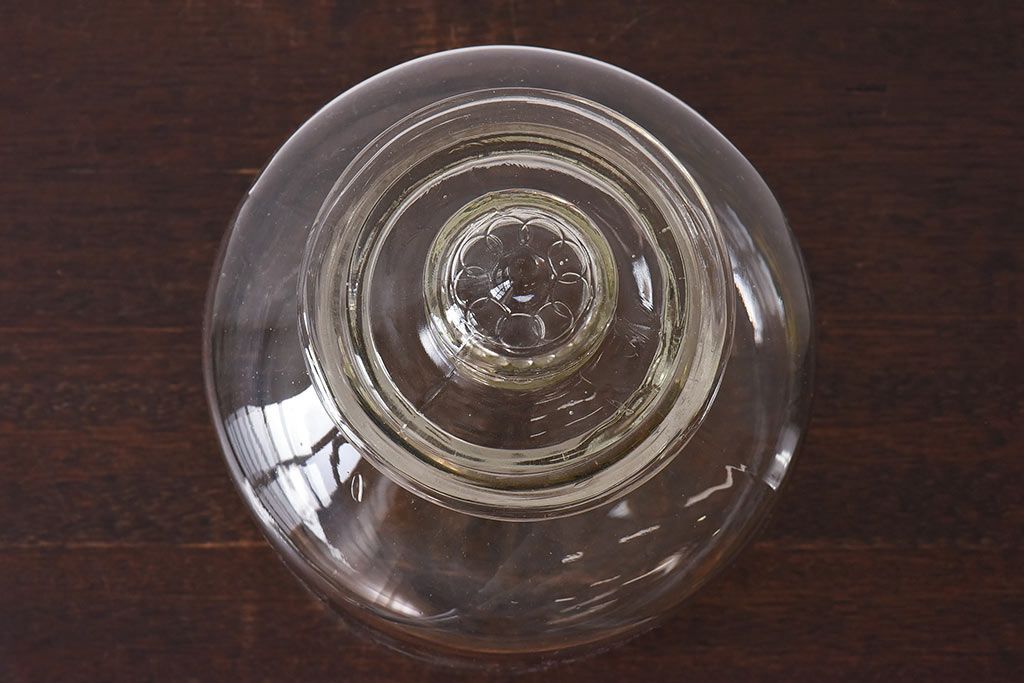 アンティーク雑貨　昭和レトロ　蓋のエンボスが印象的な蓋付きガラスビン・大(硝子瓶)