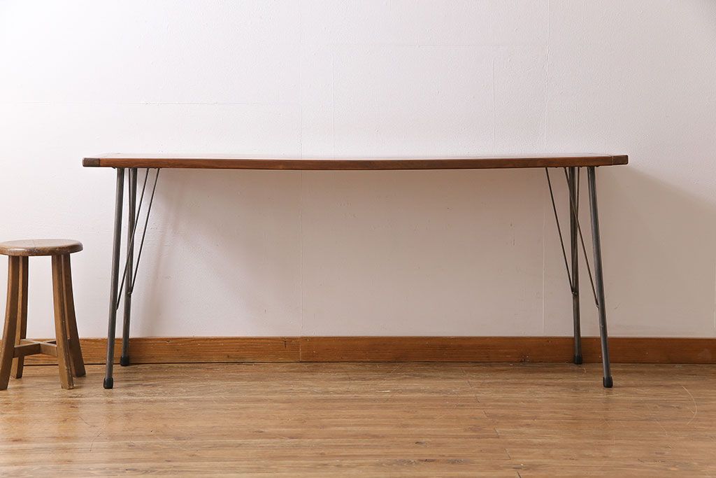リメイク　天板イチョウ材一枚板　やわらかな木味が魅力の鉄脚テーブル(サイドテーブル、カフェテーブル)
