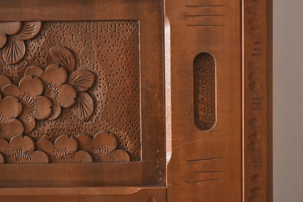 中古　伝統工芸軽井沢彫り　明るい色合いが珍しい重ねタンス(衣装箪笥、チェスト)