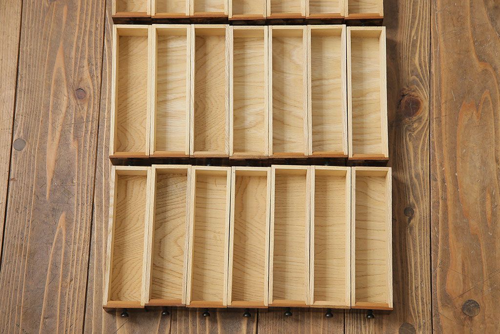 中古 伝統工芸 樺細工(桜皮細工) マス目のデザインが粋な小箪笥(薬箪笥 