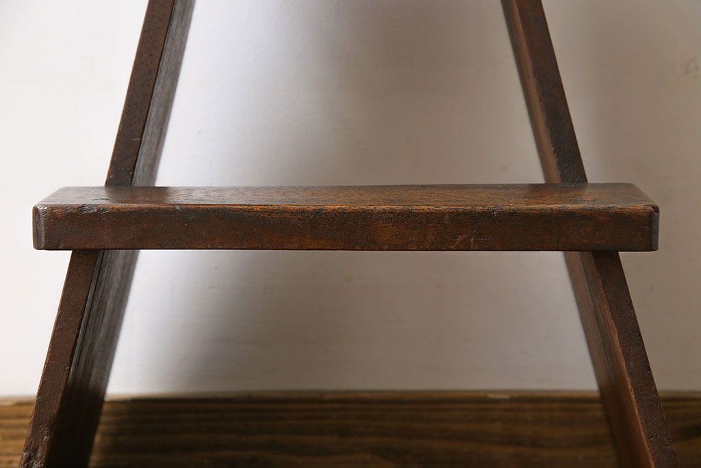 アンティーク雑貨　昭和レトロ　栓材　透かし彫りが上品な踏み台(飾り台、花台、スツール)