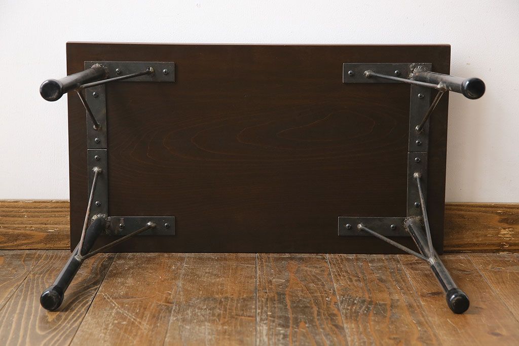 古材使用　鉄脚　インダストリアルの空間にもおすすめなリメイクテーブル(ローテーブル、カフェテーブル)(1)