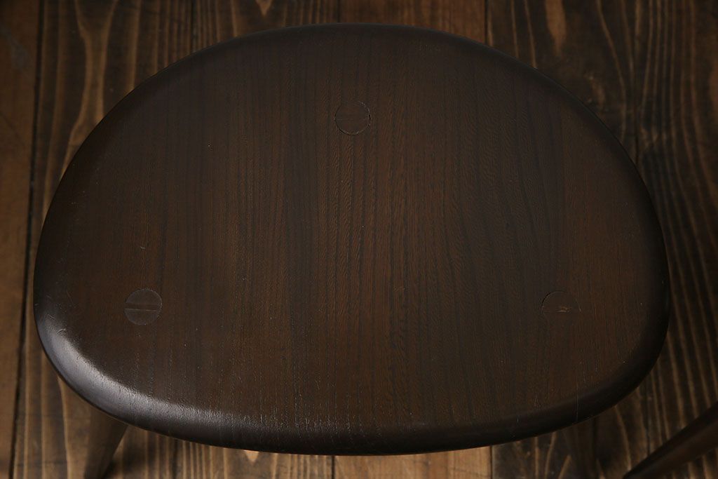 アンティーク雑貨　イギリス ERCOL(アーコール)　丸いシルエットが愛らしいネストテーブル(カフェテーブル、サイドテーブル)