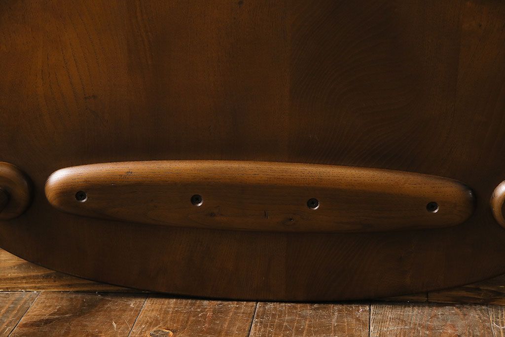 アンティーク雑貨　イギリス ERCOL(アーコール)　丸いシルエットが愛らしいネストテーブル(カフェテーブル、サイドテーブル)