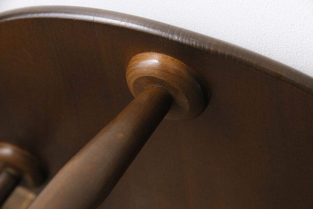 アンティーク雑貨　イギリス ERCOL(アーコール)　丸いシルエットが愛らしいネストテーブル(カフェテーブル、サイドテーブル)