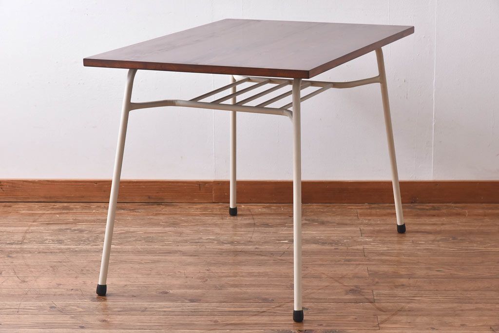 ペイント家具　ヒノキ材　ペイントカラーがおしゃれなリメイクの鉄脚テーブル(ダイニングテーブル、作業台、カフェテーブル)