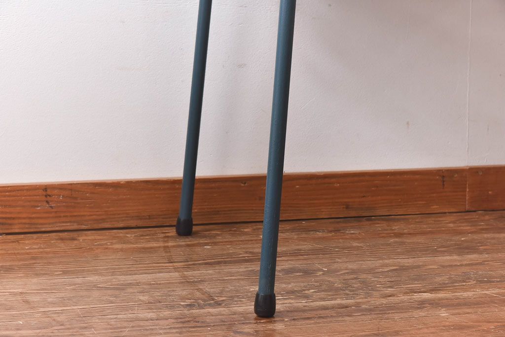 ペイント家具　ヒノキ材　ペイントカラーがおしゃれなリメイクの鉄脚テーブル(ダイニングテーブル、作業台、カフェテーブル)(1)