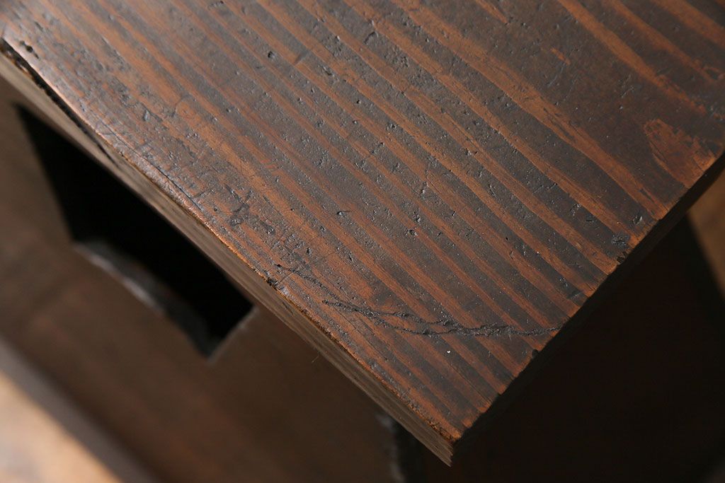 アンティーク雑貨　和製アンティーク　ヒノキ材　古い木が味わい深いシンプルな踏み台(花台)