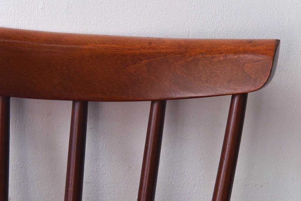 中古　秋田木工　レトロなスピンドルチェア(ダイニングチェア)