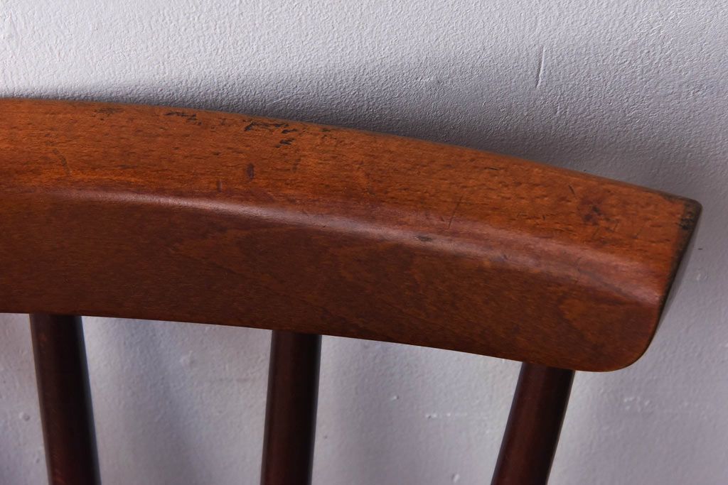 中古　秋田木工　レトロなスピンドルチェア(ダイニングチェア)