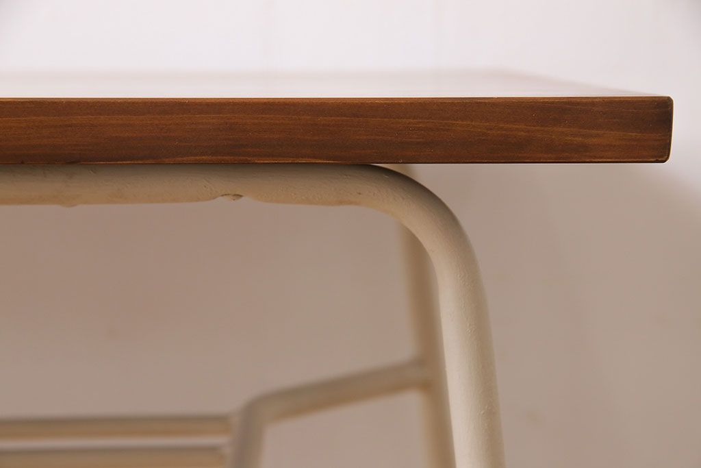 アンティーク家具　ヒノキ材製天板　ペイントがおしゃれなアイアンテーブル(作業台、カフェテーブル)(3)