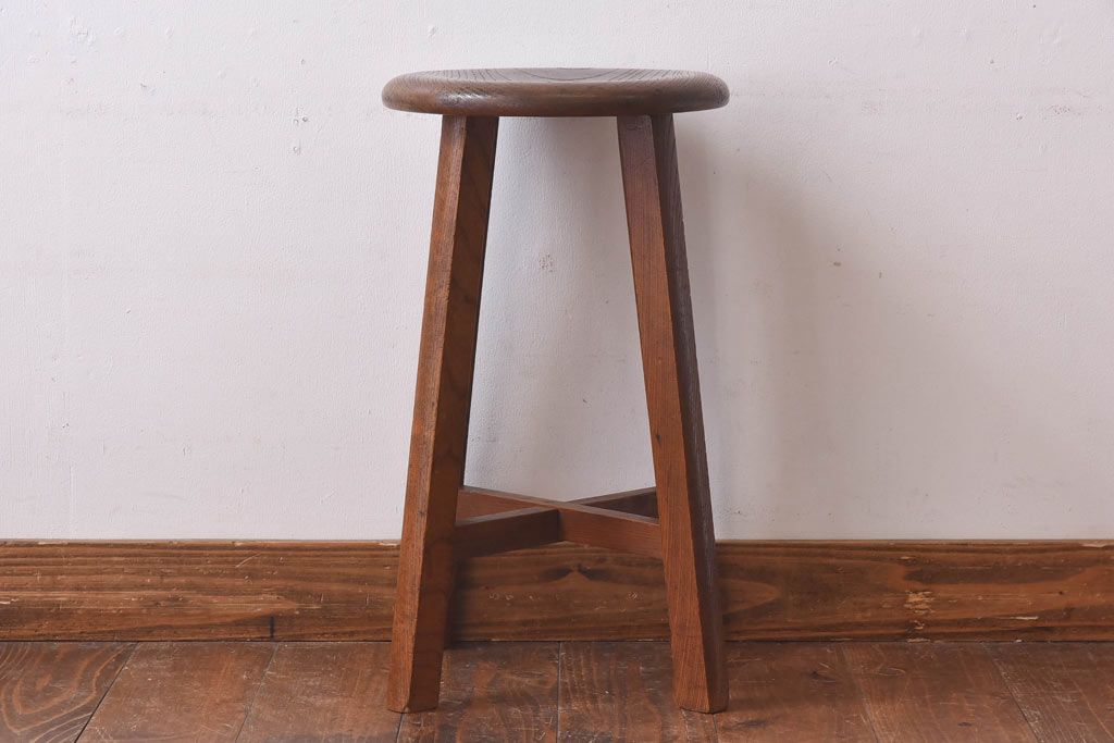 レトロ家具　昭和レトロ　ケヤキ材　丸くへこんだ形が愛らしいスツール(チェア、イス)
