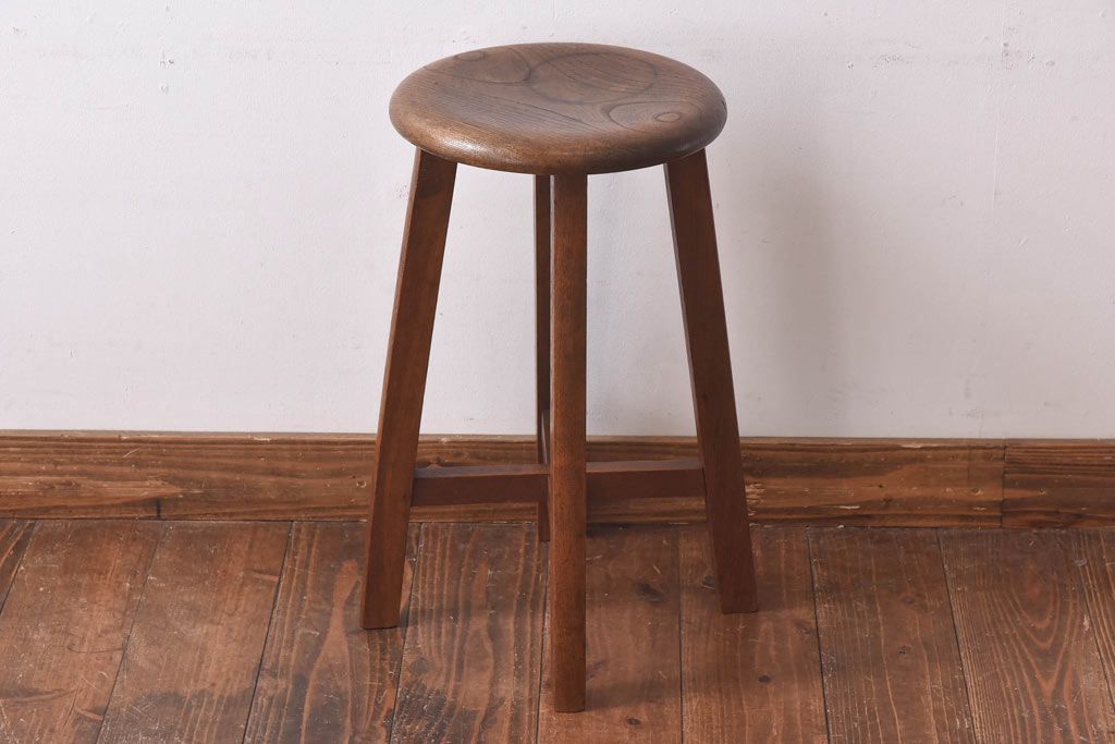 レトロ家具　昭和レトロ　ケヤキ材　丸くへこんだ形が愛らしいスツール(チェア、イス)