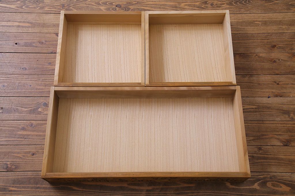 中古　伝統工芸軽井沢彫り　華やかな印象のドレッシングチェスト(ドレッサー、鏡、ミラー)