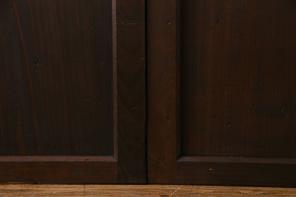 和製アンティーク　鋲が重厚感と渋さを醸し出す板戸(引き戸、建具)2枚セット(2)