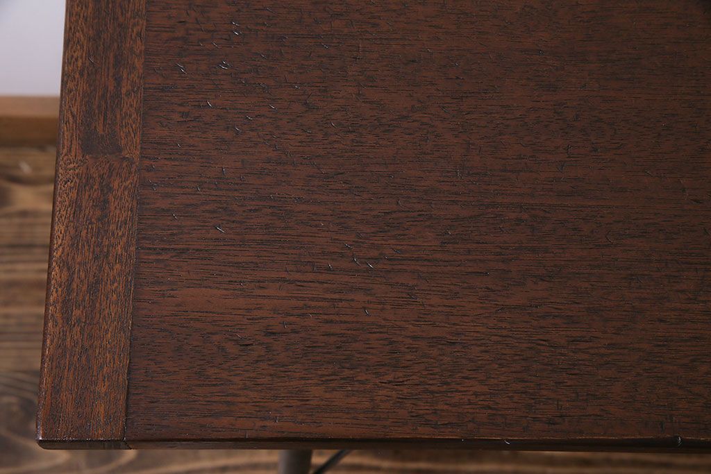 ラワン材一枚板　味わいある古材をリメイクした鉄脚サイドテーブル(作業台、飾り台、カフェテーブル)