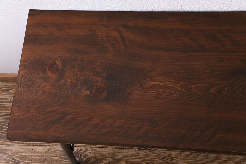 古材リメイク　天板にヒノキ一枚板を使用したシンプルな鉄脚テーブル(サイドテーブル、飾り台)