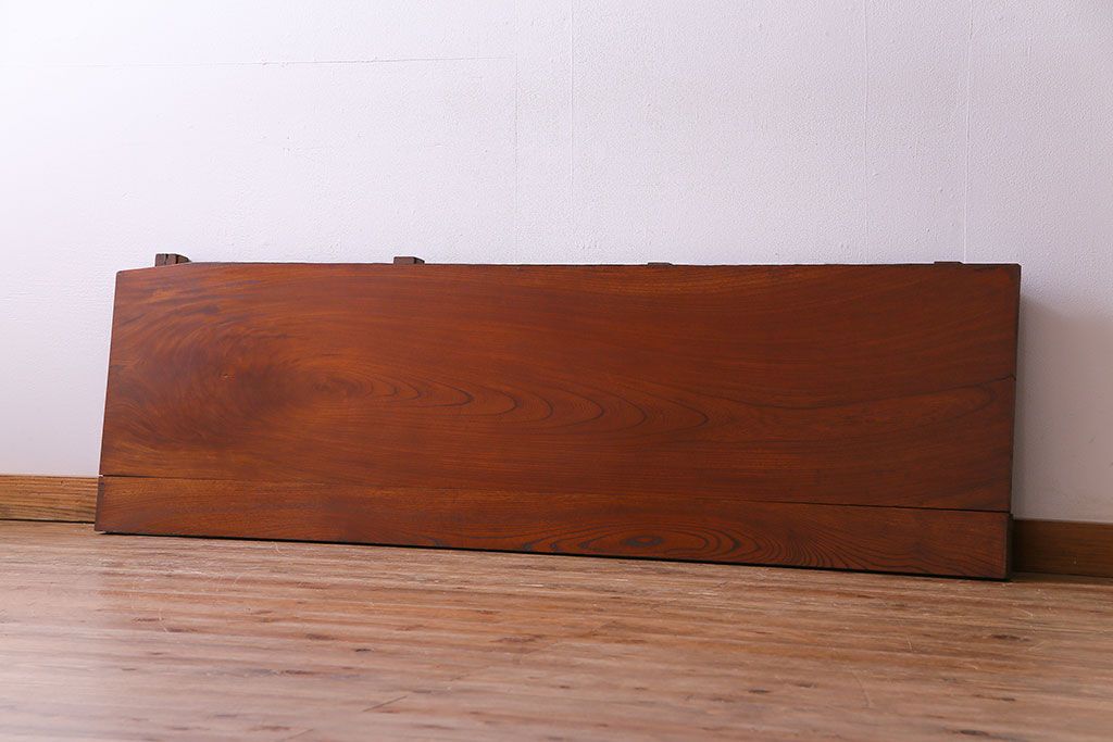 飾り台やローテーブルに。アンティーク裁ち板のアイディア活用術