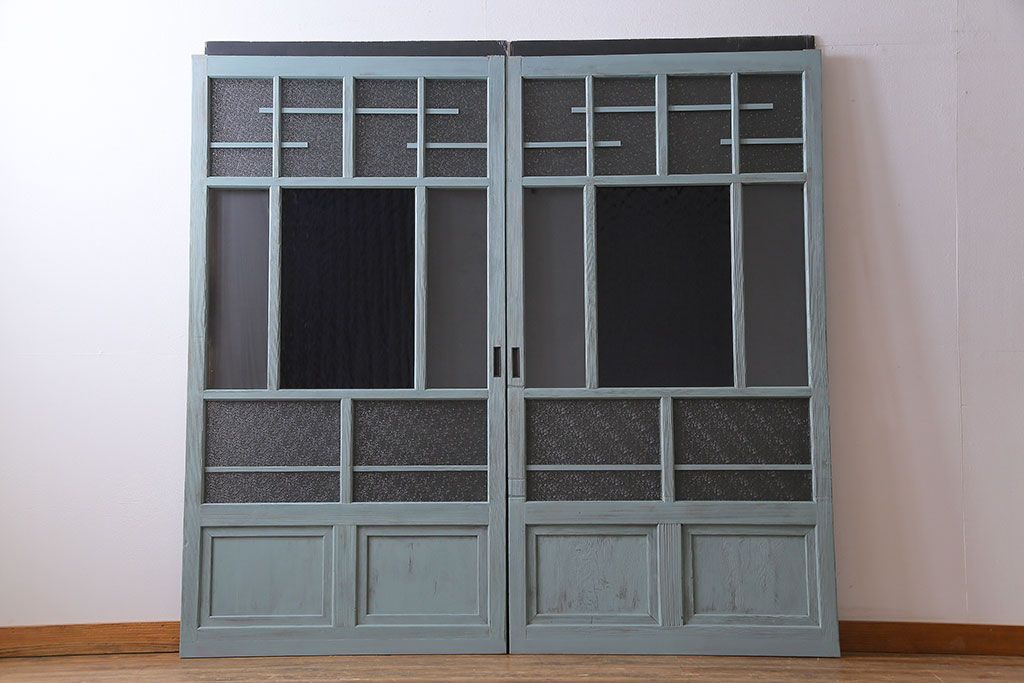 アンティーク建具　昭和初期　色ガラス・当時物ダイヤガラス入り!　シャビーな雰囲気が可愛いらしいペイントガラス戸2枚セット(2)