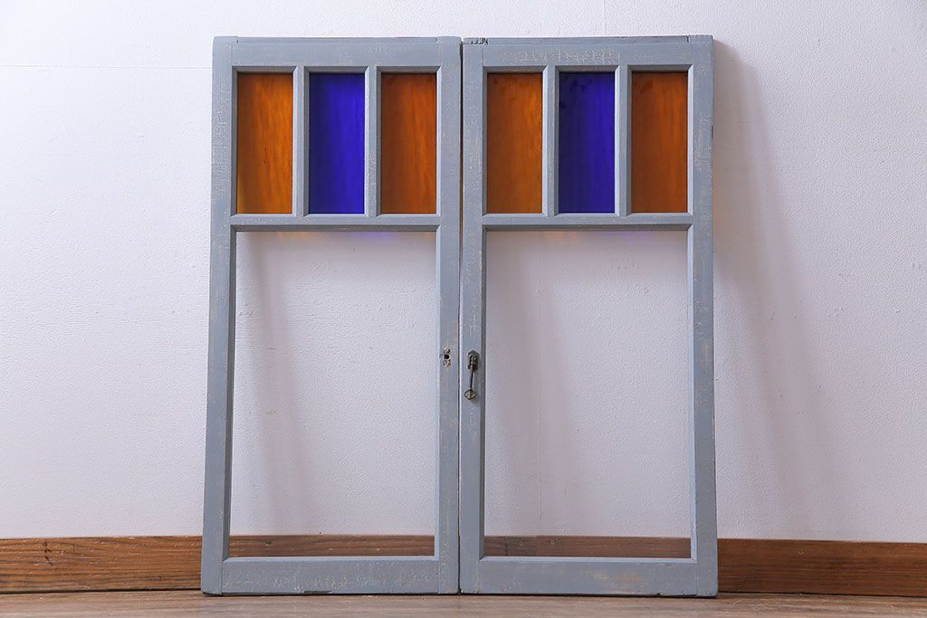 昭和レトロ　色ガラスがアクセントのペイントガラス戸(窓)2枚セット(2)