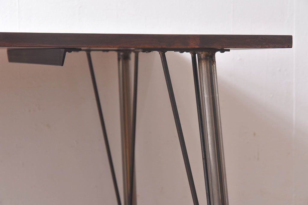 昭和初期　ヒノキ材の落ち着いた木味が魅力のリメイク鉄脚テーブル(作業台、カフェテーブル)