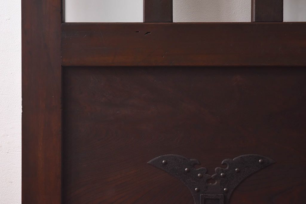 和製アンティーク　ヒノキ材　幅狭 市松模様のガラス入り格子蔵戸(ガラス引き戸、格子戸、建具、玄関戸)