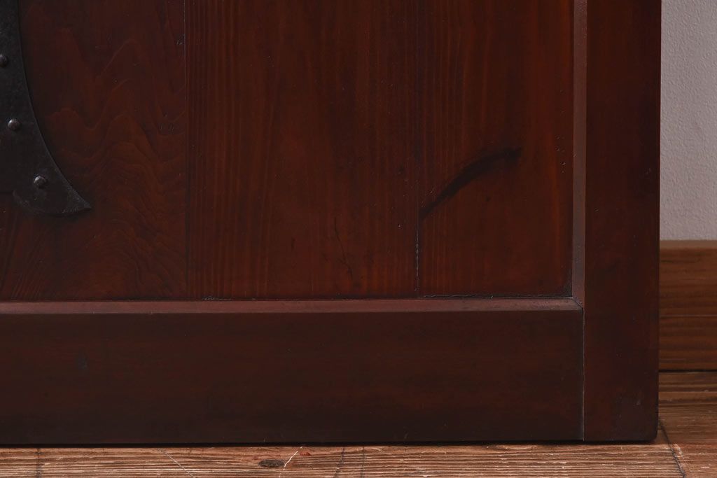 和製アンティーク　漆塗り　幅狭　縦桟がおしゃれなガラス入り格子蔵戸(ガラス引き戸、格子戸、建具、玄関戸)