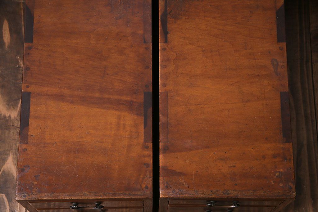 アンティーク雑貨　天板ナラ材製　小引き出し付き　独特の木目が魅力の裁ち板(作業台、ローボード)