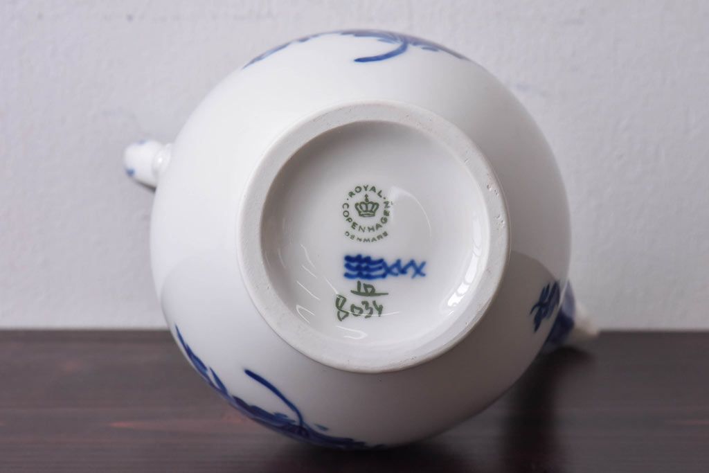 アンティーク雑貨　中古　ROYAL COPENHAGEN(ロイヤルコペンハーゲン)　ブルーフラワー　プレイン　コーヒーポット(ピッチャー、洋食器)(2)