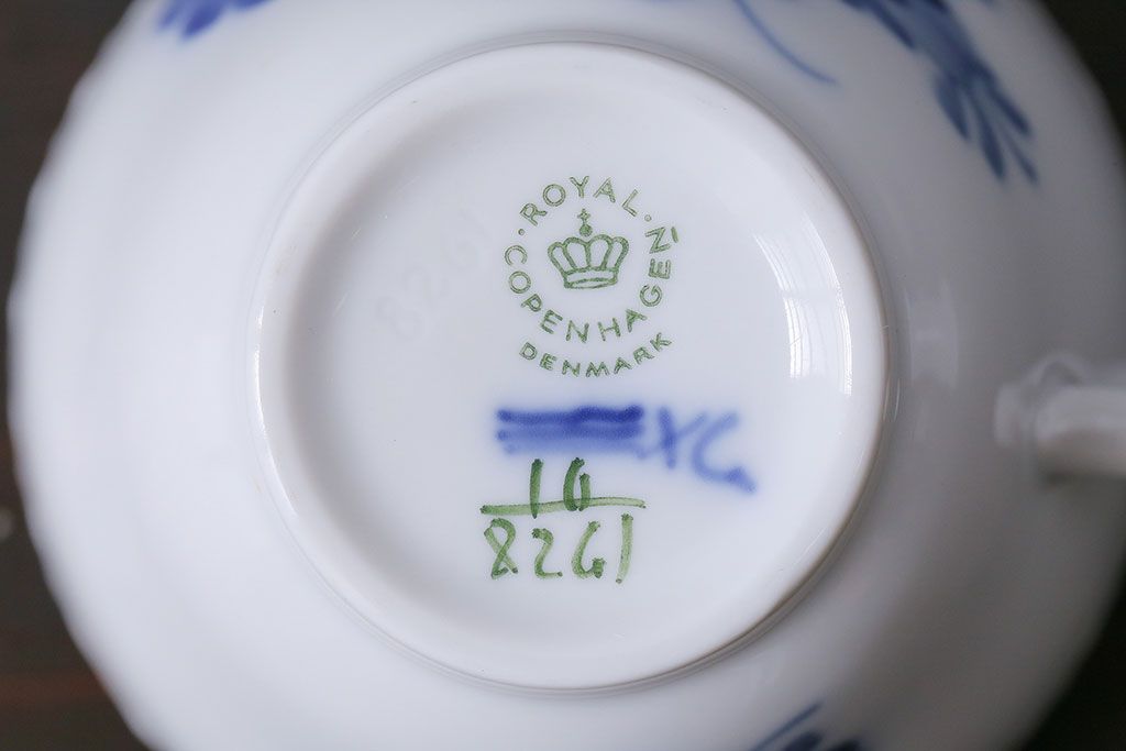 アンティーク雑貨　中古　ROYAL COPENHAGEN(ロイヤルコペンハーゲン)　ブルーフラワー　プレイン　カップ&ソーサー(コーヒーカップ、洋食器)2客セット(1)