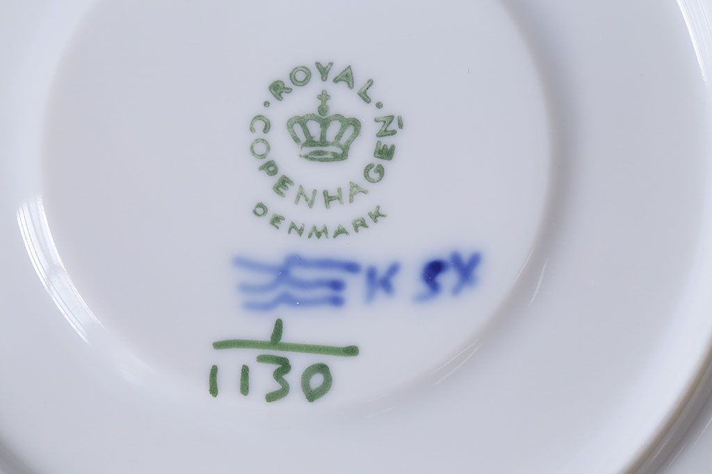 アンティーク雑貨　中古　ROYAL COPENHAGEN(ロイヤルコペンハーゲン)　ブルーフルーテッド　フルレース　カップ&ソーサー(ティーカップ、洋食器)2客セット(定価約8万6千円)(1)