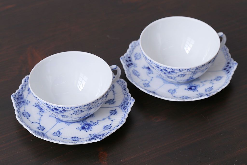 アンティーク雑貨　中古　ROYAL COPENHAGEN(ロイヤルコペンハーゲン)　ブルーフルーテッド　フルレース　カップ&ソーサー(ティーカップ、洋食器)2客セット(定価約8万6千円)(2)
