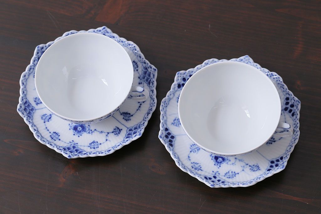 アンティーク雑貨　中古　ROYAL COPENHAGEN(ロイヤルコペンハーゲン)　ブルーフルーテッド　フルレース　カップ&ソーサー(ティーカップ、洋食器)2客セット(定価約8万6千円)(2)