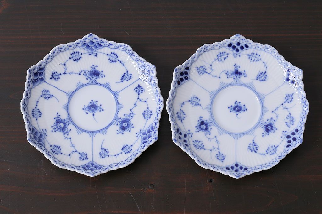 アンティーク雑貨　中古　ROYAL COPENHAGEN(ロイヤルコペンハーゲン)　ブルーフルーテッド　フルレース　カップ&ソーサー(ティーカップ、洋食器)2客セット(定価約8万6千円)(2)