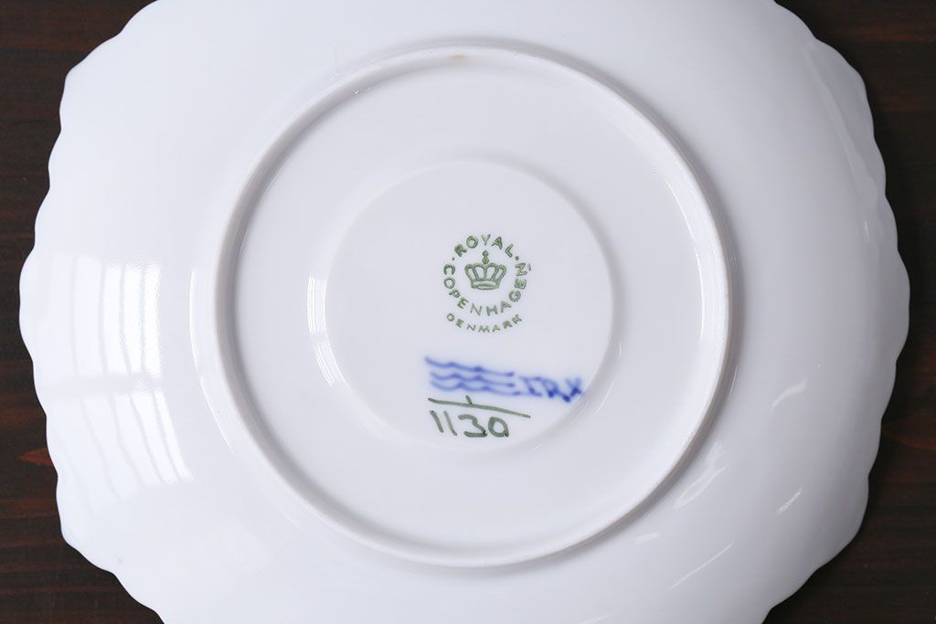 アンティーク雑貨　中古　ROYAL COPENHAGEN(ロイヤルコペンハーゲン)　ブルーフルーテッド　フルレース　カップ&ソーサー(ティーカップ、洋食器)2客セット(定価約8万6千円)(2)