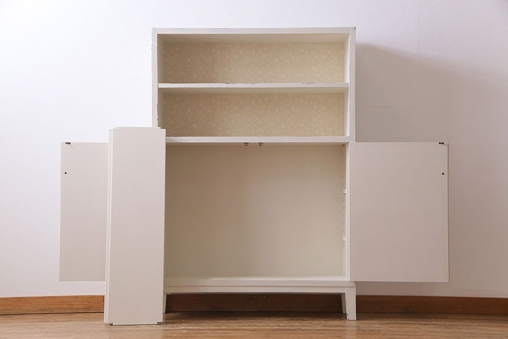 ペイント家具　壁紙が可愛らしいレトロな収納棚(キャビネット、オープンラック、本棚)