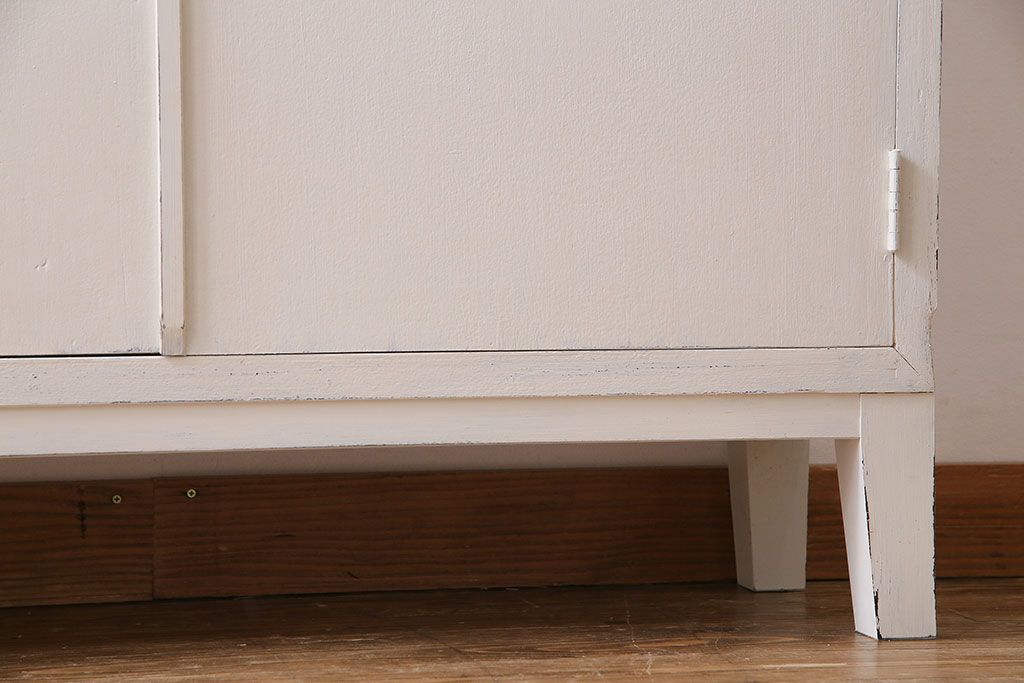 ペイント家具　壁紙が可愛らしいレトロな収納棚(キャビネット、オープンラック、本棚)