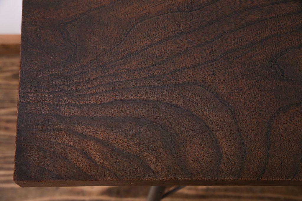 古材リメイク　天板ケヤキ材　ダイナミックな木目の鉄脚テーブル(作業台、コンソールテーブル)