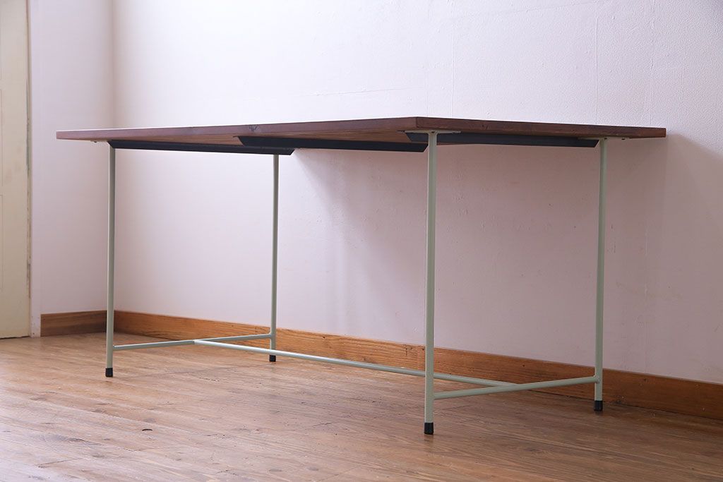 ヒノキ無垢材 ペイント家具 シンプルなデザインの鉄脚テーブル