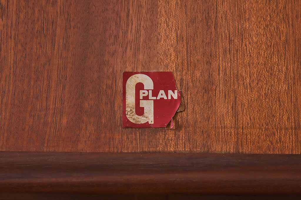 ヴィンテージ家具　北欧ビンテージ　G-PLAN チーク材　あたたかな雰囲気が魅力のエクステンションテーブル(ダイニングテーブル、ラウンドテーブル、ドローリーフテーブル)