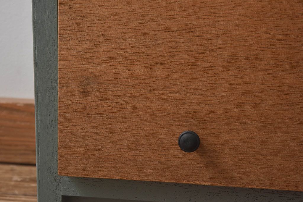 ペイント家具　ラフジュ工房オリジナル　5×4　淡いペイントカラーのパタパタマス目棚(戸棚、下駄箱)
